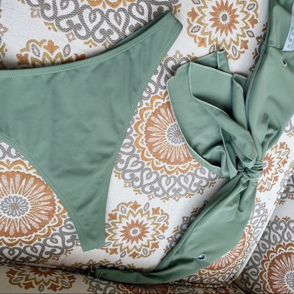Shein Green Bikini (never worn) // Size M (runs small) - Picture 4 of 5